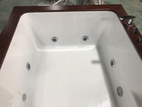 GUCI Baignoire moderne d'hydromassage Spa Bain à remous réversible pour deux personnes Personnalisable Blanc Intérieur Extérieur Garantie 3 ans