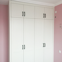 Armoire en MDF avec poignées, style moderne blanc, chambre principale, scandinave, gris taupe, mi-siècle