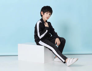 Survêtement Vedo en polyester à manches longues et pantalon, personnalisable avec logo, pour l'entraînement de football et de soccer des enfants, idéal pour le dropshipping. - Product Image 5