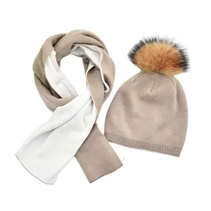 अनुकूलित शीतकालीन बुना हुआ टोपी और स्कार्फ सेट ऊनी बुना हुआ बीनी रैकून के साथ रियल फर पोम्पोम शीतकालीन कंट्रास्ट रंग टोपी