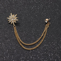 Broche en alliage de feuille d'érable de style britannique avancé avec chaîne de diamants, accessoire de costume distinctif pour homme, bijou pour fêtes, mariages et cadeaux