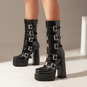 Nouvelles Bottes Hautes pour Femmes avec Boucles Métalliques, Plateforme Haute, Semelle Épaisse, Design Punk Cool, Bottines pour Femmes - Product Image 2