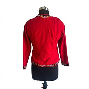 Foulard africain traditionnel rouge brodé, broderie géométrique ethnique, écharpe longue en coton brodé tribal rouge pour tenue formelle - Product Image 4