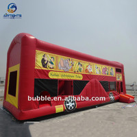 Château gonflable combiné extérieur rouge Jungle Bus avec toboggan