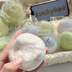 Luckykoo Balle anti-stress créative en TPR de 6 cm, saveur menthe chocolat noir, faite à la main, pour enfants et adultes - Product Image 2