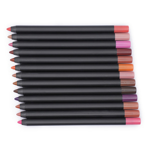 Crayon à lèvres vegan mat velouté de haute qualité, waterproof, longue tenue, 13 couleurs, vente en gros, OEM/ODM. - Product Image 3