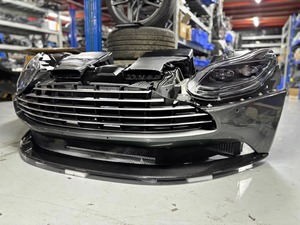 Kit de carrosserie avant d'occasion pour <span class=keywords><strong>Aston</strong></span> <span class=keywords><strong>Martin</strong></span> DB11 : Pare-chocs avant avec phares à LED, calandre à lattes, support de radiateur et coupe-nez – Pièces auto - Product Image 4