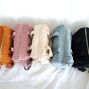 กระเป๋าเดินทางกำมะหยี่แบบกำหนดเองได้ พร้อมช่องใส่รถเข็น กระเป๋าสะพายข้างสุดหรูสำหรับผู้หญิง - Product Image 2