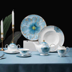 Assiettes en céramique de luxe à motif floral bleu et rose, personnalisables en gros, grandes tailles variées - Product Image 3