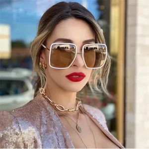 Dubai Fashion Lunettes de soleil carrées surdimensionnées pour femmes Lunettes de soleil Oculos De Grau Feminino Luxury Brand Name Designer Sun Glasses 2023