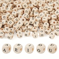 Cuentas cuadradas de madera de arce de 10 mm con 26 letras inglesas, accesorios para la educación temprana de niños, llaveros, cadenas para teléfono y bloques de construcción DIY