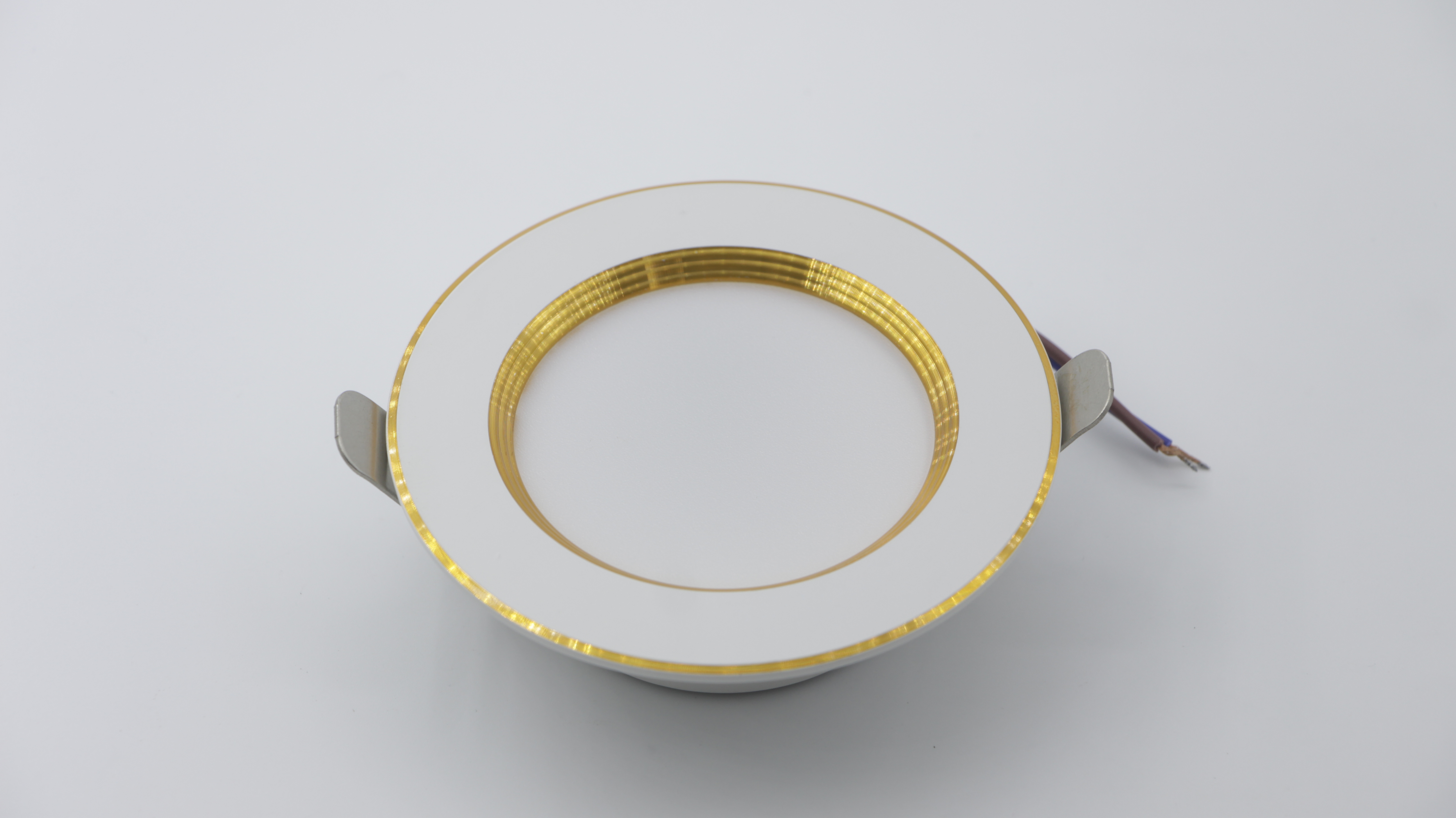 ขาว + ทอง