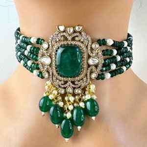 Conjunto de pendientes de collar de Gargantilla verde de lujo de latón de calidad superior chapado en oro bodas fiestas aniversarios compromisos - Product Image 1