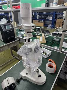 Lámpara de Hendidura Oftalmológica ML-350 con Aumento de 5 Pasos de 6X a 40X, Ancho de Hendidura Ajustable, Buen Diseño - Product Image 4