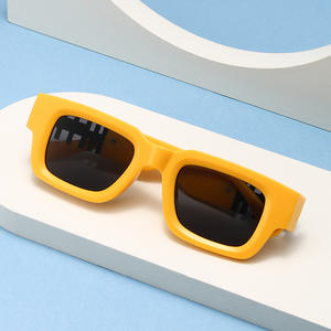 Gafas de sol para mujer con montura pequeña, protección UV400, montura completa de PC, tipo 3 lentes, YC8830-B5, tendencia en TikTok - Product Image 5