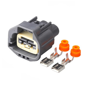 Conector de Cableado Automotriz Hembra de 2 Pines, 6.3mm, Plástico Negro, IP20, para Uso en Automóviles - Product Image 4