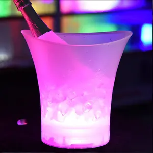 Su geçirmez 5L LED buz kovası 4 renk su geçirmez plastik Bar gece kulübü Light Up şampanya viski bira kovası barlar gece parti