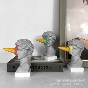 Sculpture de glace Qi Hang David, décoration artistique moderne et minimaliste pour table, chambre, salon, entrée - Product Image 3