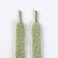 Lacets en polyester colorés de haute qualité, 1,3 cm de large, en peluche, avec un motif flocon de neige mignon, lacets plats doux pour baskets et bottes d'hiver
