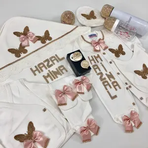 Großhandel Custom Langarm Bambus Blase Modern Luxus Hochwertige Hochwertige Name Geschrieben Baby Stram pler Set Baby Schnuller