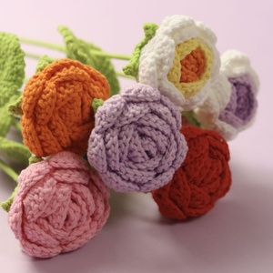 ช่อกุหลาบประดิษฐ์ทำจากเส้นด้ายขนสัตว์ก้านกุหลาบถักโครเชต์ - Product Image 1