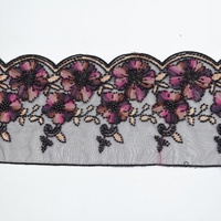Tissu en dentelle brodée 3D tridimensionnelle avec perles colorées et sequins, bordure florale brodée pour ourlet de jupe