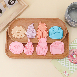 Série Desserts : Moule à biscuits en plastique et emporte-pièces 3D en forme de dessin animé, écologiques, pour la simulation de gâteaux à la <span class=keywords><strong>fraise</strong></span> DIY - Product Image 5