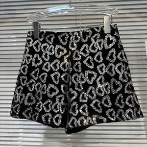 Shorts d'été pour filles, en velours, avec broderie de sequins en forme de cœur, taille élastique, trois quarts - Product Image 2