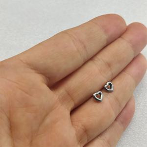 Mini Boucles d'Oreilles Clous en Alliage de Titane en Forme de Cœur Géométrique, Hypoallergéniques, Couleurs Vibrantes Or/Or Rose, Unisexe - Product Image 3