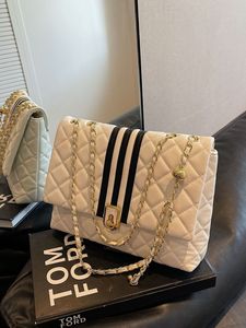 Sac à main femme 2023 : Sacs à main et pochettes tendance pour femmes, portés épaule et croisé - Product Image 2