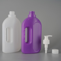 Flacon à pompe plat personnalisé de 600ml/20oz avec poignée pour conteneur de lotion de shampooing désinfectant pour les mains