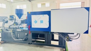Máquina de Moldeo por Inyección Automática para Enchufes de Extensión, Máquina de Fabricación de Carcasas de Regleta de Precisión y Durabilidad para Oficina en Casa - Product Image 5