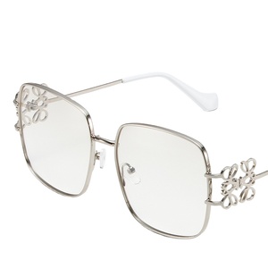 Gafas de Sol Cuadradas con Protección UV400, Diseño de Nudo Chino, Montura Grande, <span class=keywords><strong>Lentes</strong></span> Degradadas para Mujer, Novedad de Verano - Product Image 2