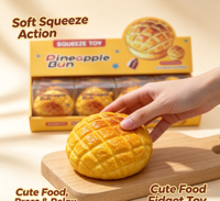 Jouet Squishy Réaliste en Forme de Pain Ananas, Simulation de Pain de Boulangerie, Jouet Sensoriel Anti-Stress à Rebond Lent et Doux
