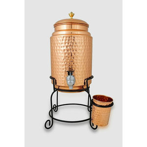 Distributeur d'eau en cuivre martelé avec support et robinet, grand réservoir de stockage pour la cuisine domestique, idéal pour la consommation et le service ayurvédique - Product Image 1