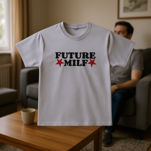 T-shirt Future Milf in cotone grigio unisex, divertente maglietta con meme ironico, regalo scherzoso - Product Image 3