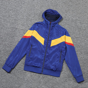 Chaqueta Deportiva Azul con Capucha para Hombre, con Bloques de Color Amarillo y Rojo, Cierre de Cremallera Resistente al Viento, para Entrenamiento al Aire Libre - Product Image 6