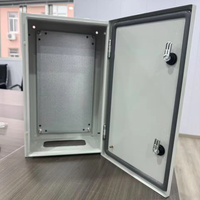 Boîtier de distribution en métal durable pour panneaux électroniques et instruments