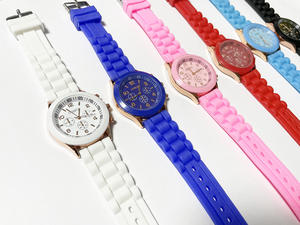 Jam Tangan Quartz Pria Wanita Model Jelly Fashion Tali Silikon+Metal Geneva Grosir Murah Berbagai Warna Promosi Wisuda Diwali - Product Image 4