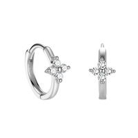 Zierliche Gold Vermeil 925 Sterling Silber Blumencluster Huggie-Ohrringe 925 Silber Florale Zirkon-Creolen