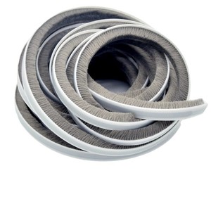 بيع بالجملة فرشاة باب جرار الطقس تجريد مقابل الزعنفة البلاستيكية شريط الطقس - Product Image 1