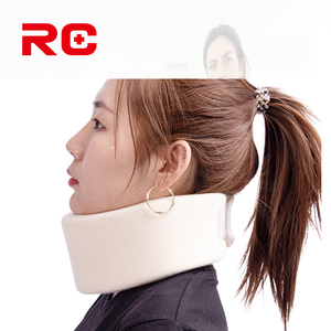 Collier cervical confortable pour une utilisation de jour comme de nuit, attelle de soutien cervical en mousse pelucheuse avec housse en coton pour dormir et activités quotidiennes - Product Image 2