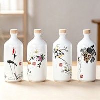 Bouteille en céramique personnalisée pour spiritueux, motif peinture à l'encre chinoise blanche, 500 ml, vide, pour vodka, whisky, gin, brandy, vin, avec bouchon