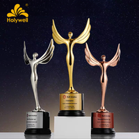 Nouveauté 2026 : Trophée Holywell moderne et élégant en métal plaqué, motif aile d'ange, logo gravé, impression UV, souvenir d'entreprise