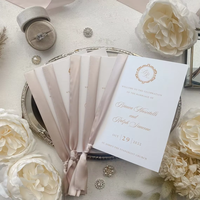 Programmes et invitations de mariage – Cartes de menu de cérémonie en papier plié fait main avec monogramme doré et impression UV – Personnalisables pour les amoureux