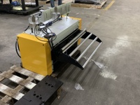 Alimentateur mécanique de bobines de tôle NC avec moteur et engrenage pour la production de pièces embouties à haute productivité