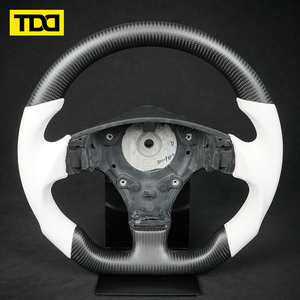 Volante TDD de Fibra de Carbono Mate con Empuñadura de Cuero Blanco Liso Compatible con Maserati Ghibli Quattroporte Levante Personalizado - Product Image 1