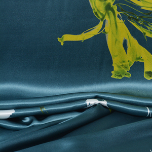 Dubai Tùy Chỉnh Vết Các Nhà Sản Xuất 100 Lụa Vải In In In Hoa Satin Thân Thiện Với Môi Mô Hình Cho Quần Áo Phòng Chờ Mặc - Product Image 2