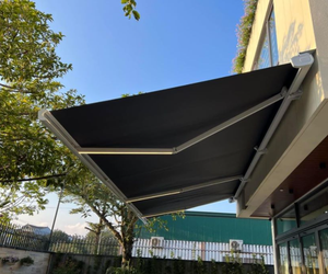 Auvent <span class=keywords><strong>motorisé</strong></span> manuel en gros, auvent imperméable rétractable pour patio, extérieur, balcon - Product Image 1