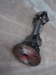 Pièces de transmission de haute qualité pour engins de génie civil : Arbre d'entraînement de pompe 41C0173 pour niveleuse - Product Image 2